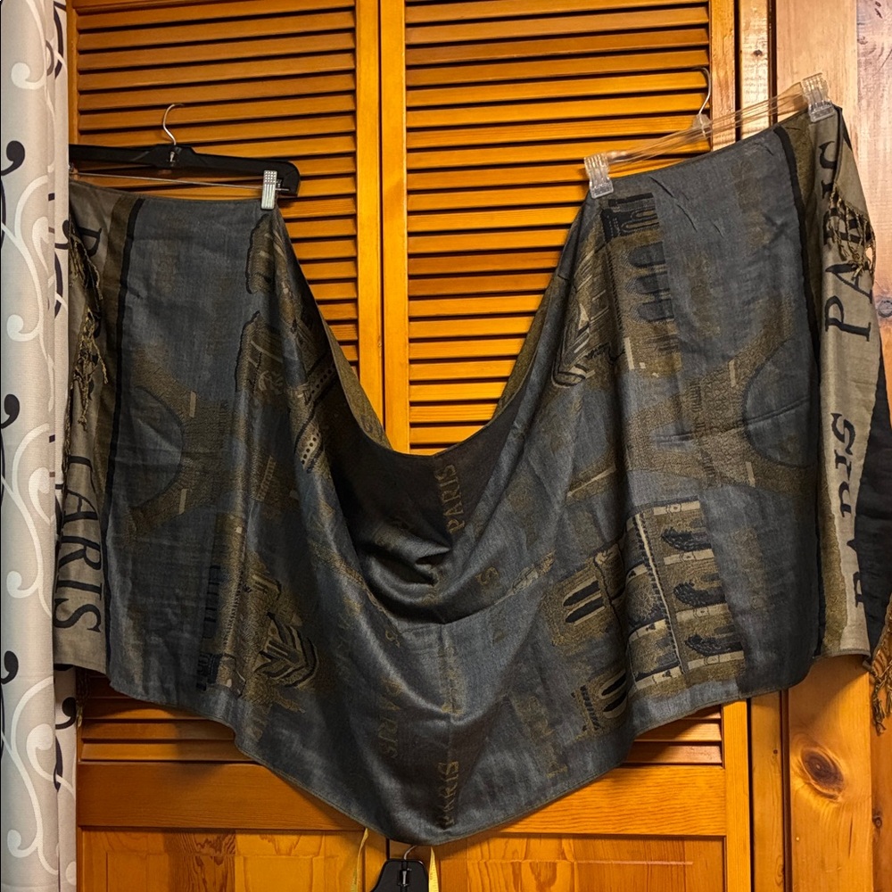 Chic Parisian dark grey and Gold Wrap